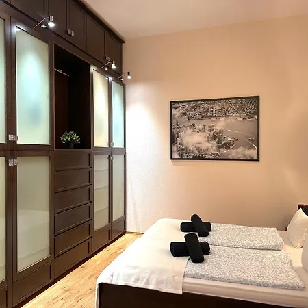 Heart Of The Cozy Corner With Ac & Parking Included * Budapeşte