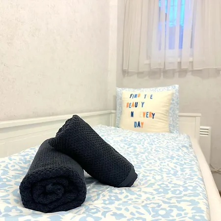 Heart Of The Cozy Corner With Ac & Parking Included Daire *
