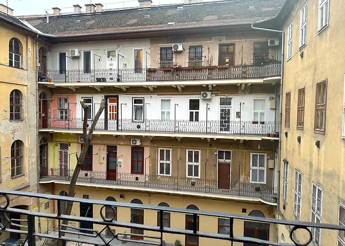 Apartman Heart Of The Cozy Corner With Ac & Parking Included