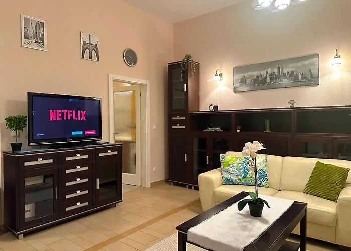 Heart Of The Cozy Corner With Ac & Parking Included Apartman